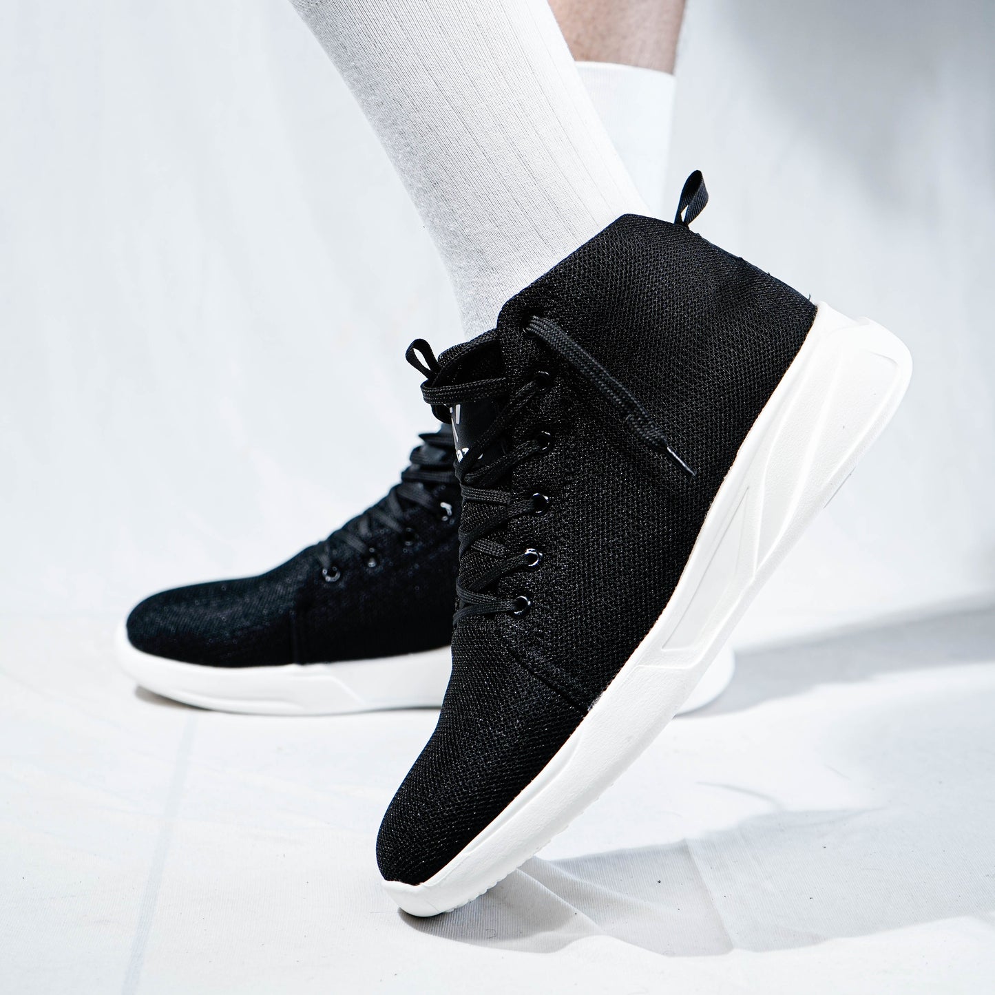 Viazo Raven Sneakers