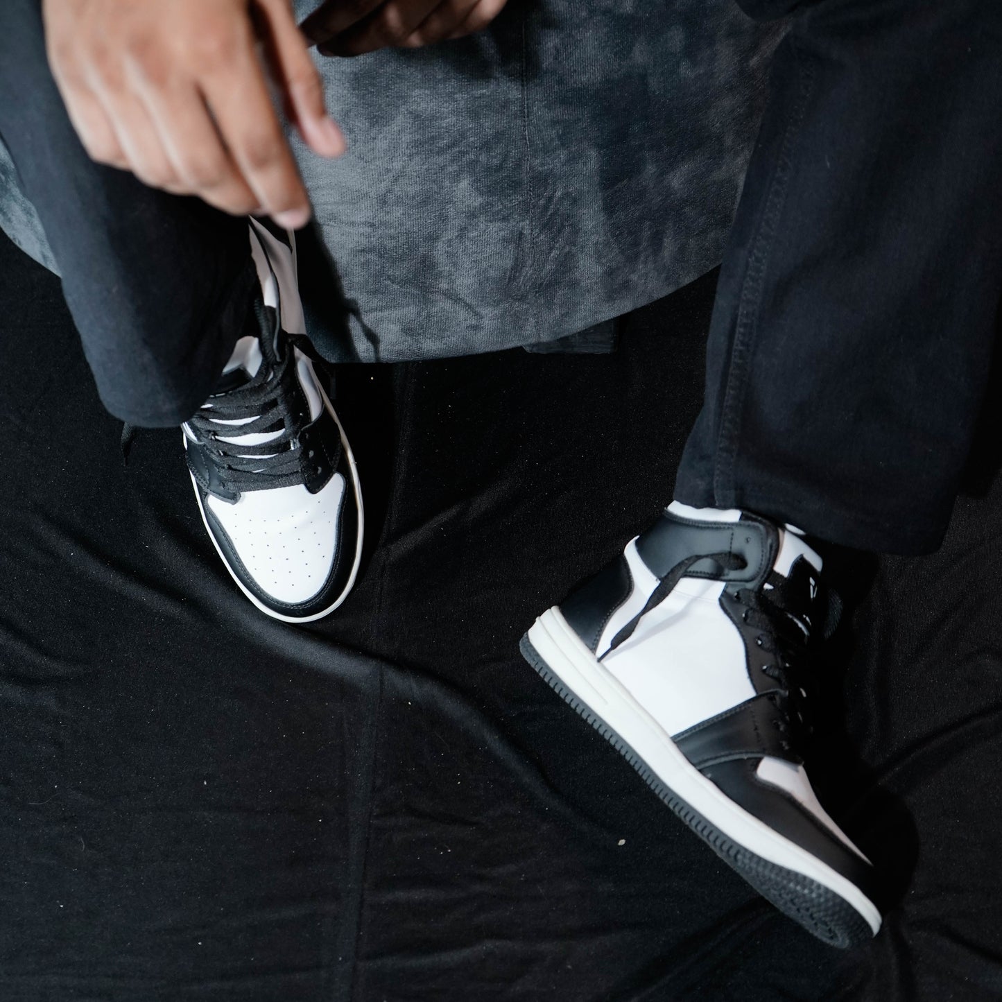 Viazo Supreme Black Sneakers