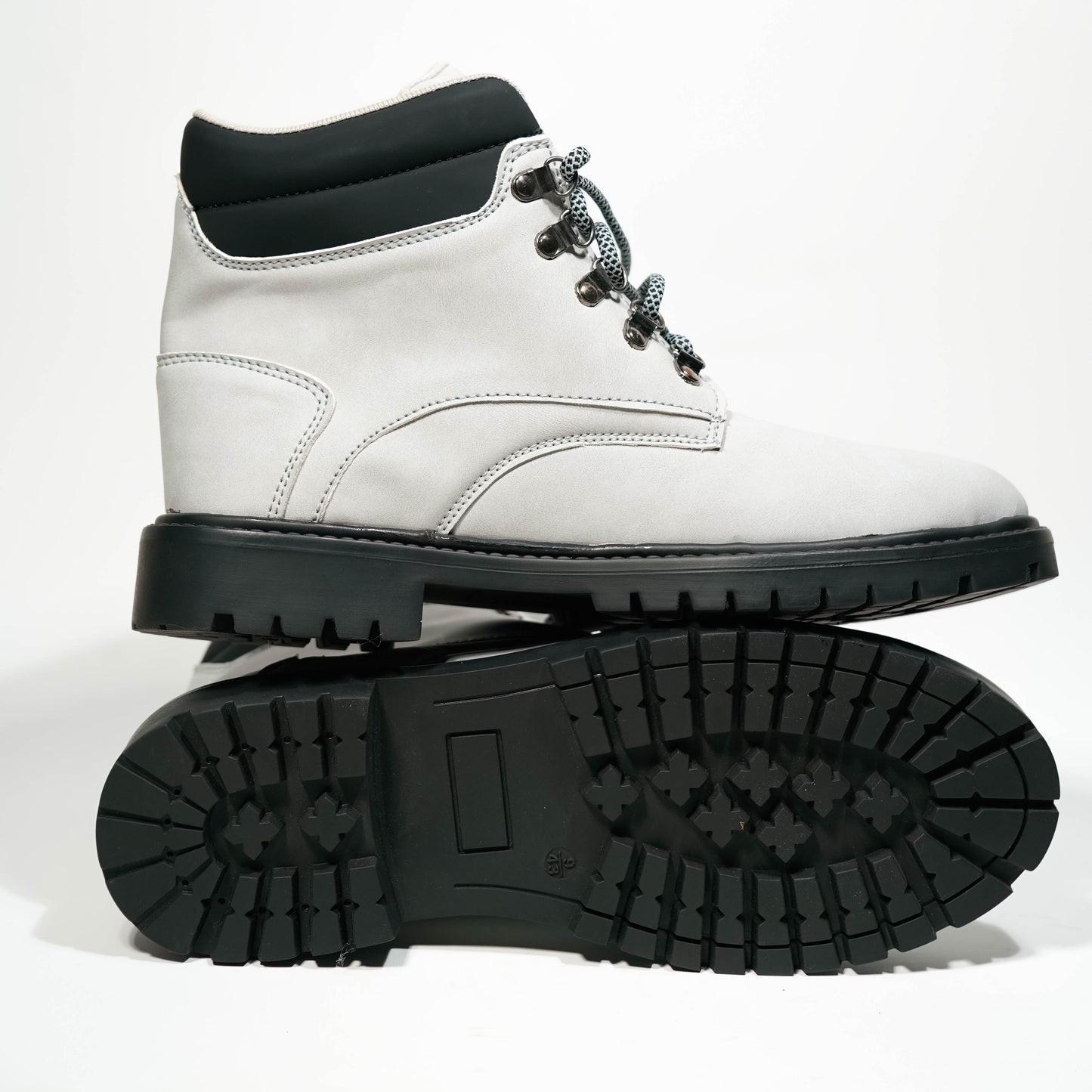 Viazo Phantom Boots