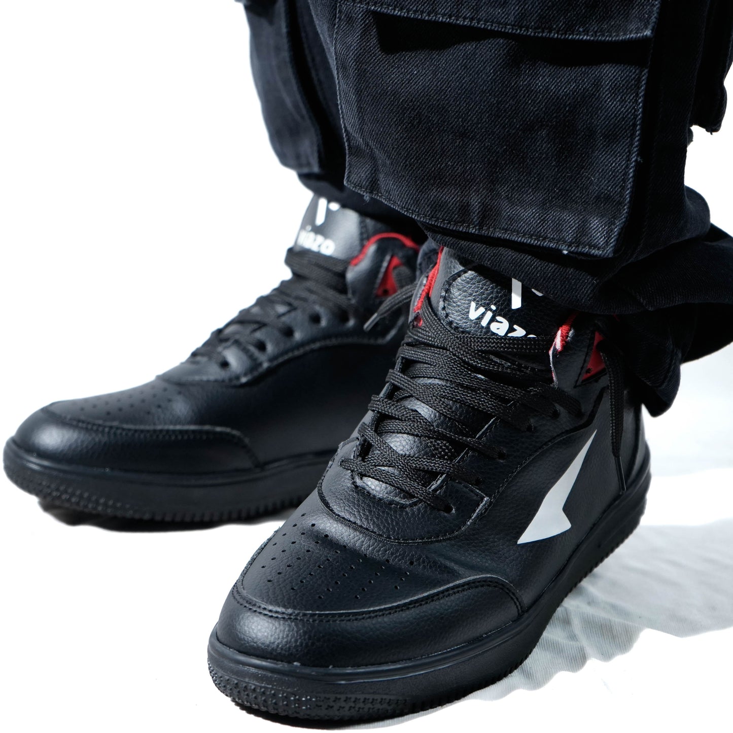 Viazo Eclipse Black Sneakers