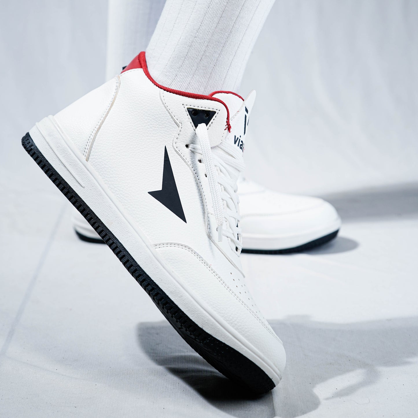 Viazo Voltage Red Sneakers