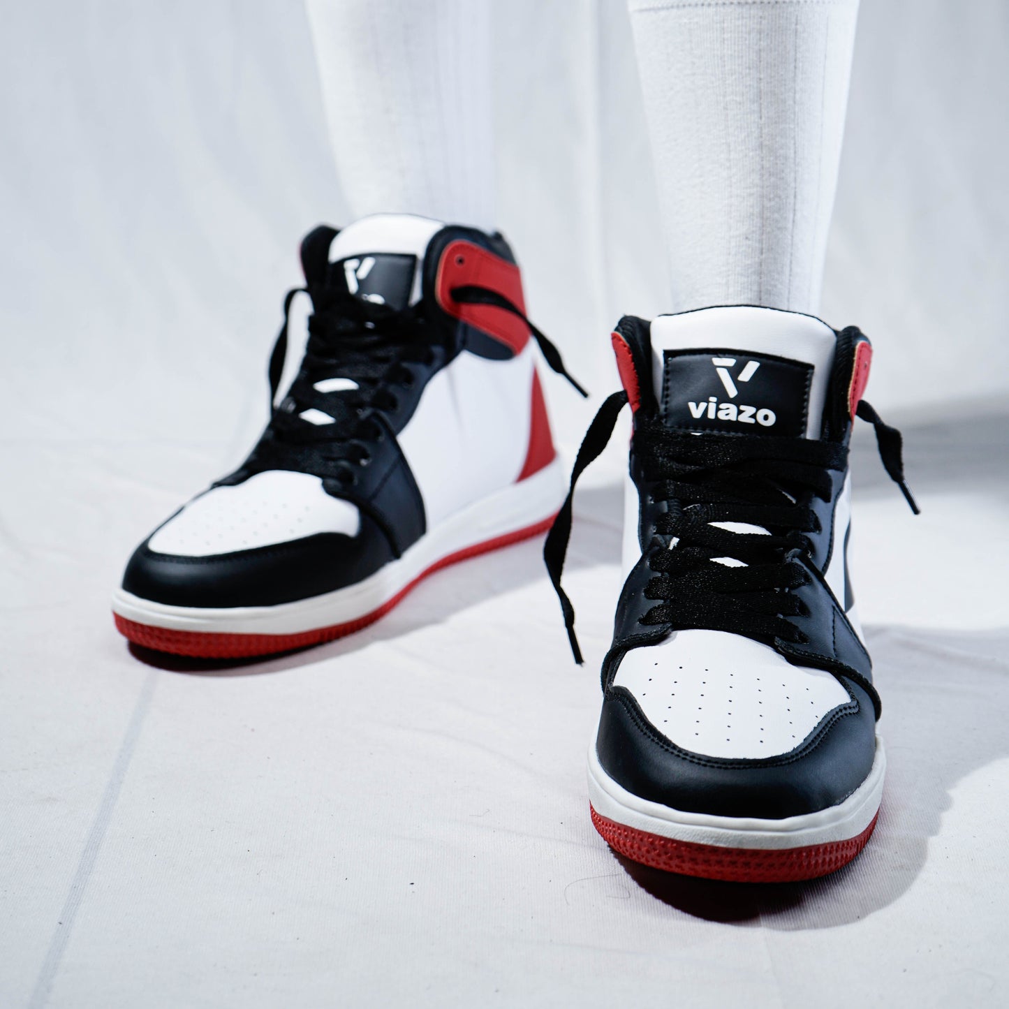 Viazo Supreme Red Sneakers